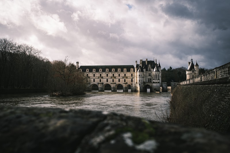 Château de Chenonceau spanning the Cher River